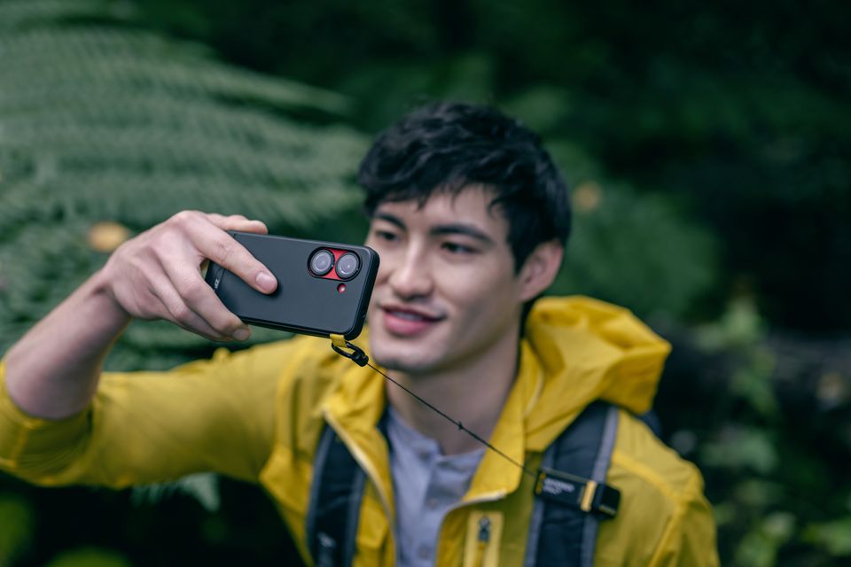 Asus Zenfone9 Commercial Kv Stills 262